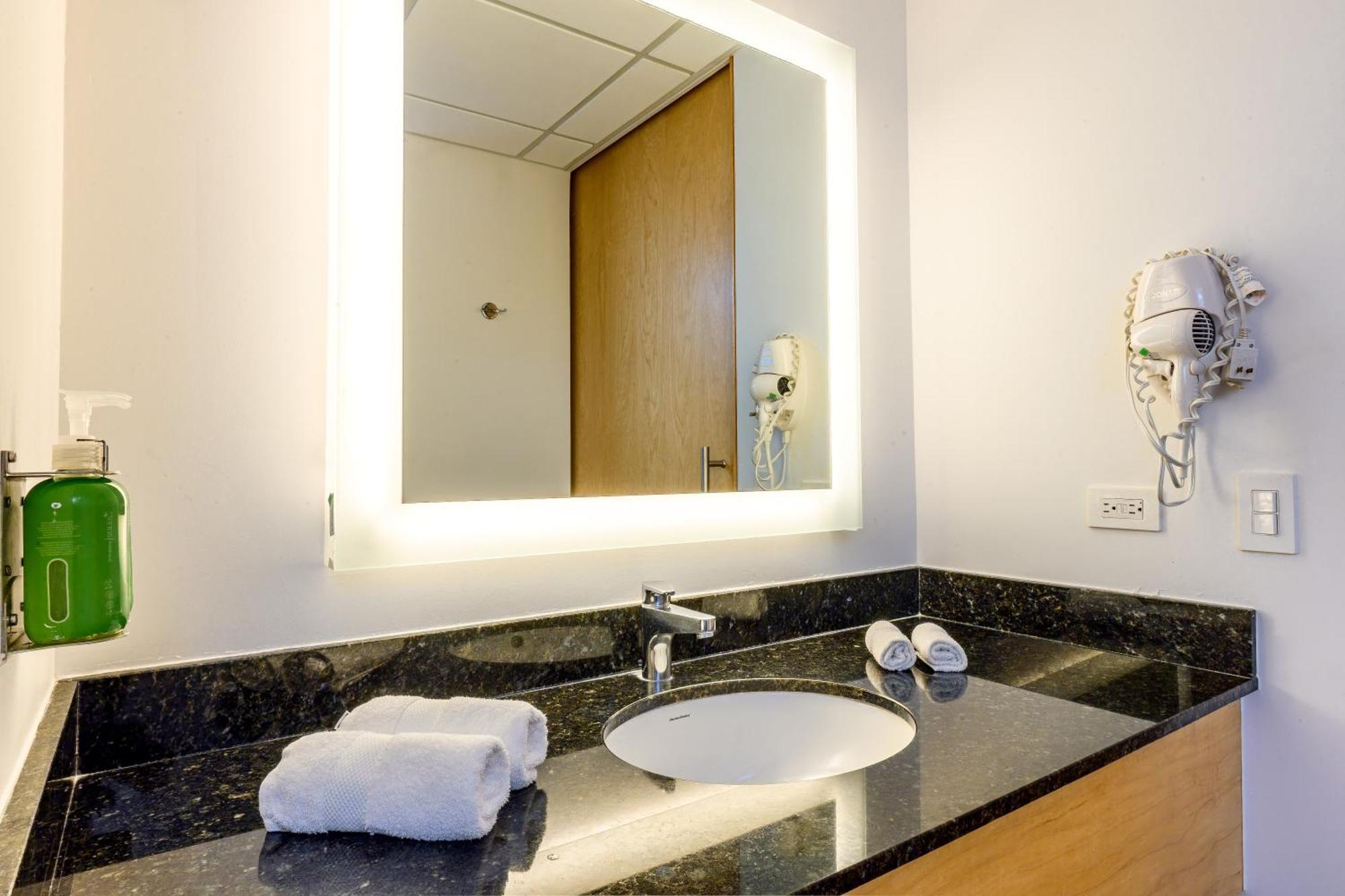Holiday Inn Express Managua By Ihg Exteriér fotografie